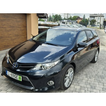 Toyota Auris  Kombi 2014,  1.8 hybryda - Na sprzedaż za 37 900 zł - Radom - zdjęcie 2