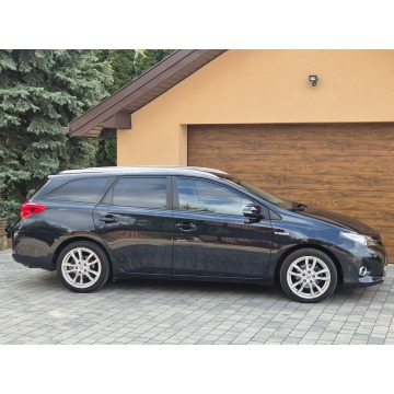 Toyota Auris  Kombi 2014,  1.8 hybryda - Na sprzedaż za 37 900 zł - Radom - zdjęcie 4