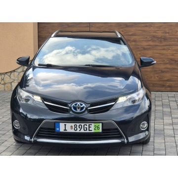 Toyota Auris  Kombi 2014,  1.8 hybryda - Na sprzedaż za 37 900 zł - Radom - zdjęcie 3