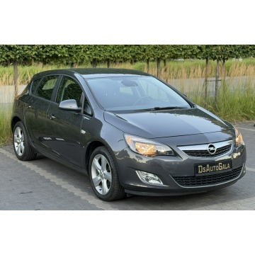 Opel Astra  Hatchback 2012,  1.4 benzyna - Na sprzedaż za 18 900 zł - Zwoleń - zdjęcie 6