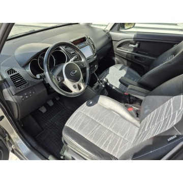 Kia Venga  Hatchback 2015,  1.4 benzyna - Na sprzedaż za 35 900 zł - Drelów - zdjęcie 9