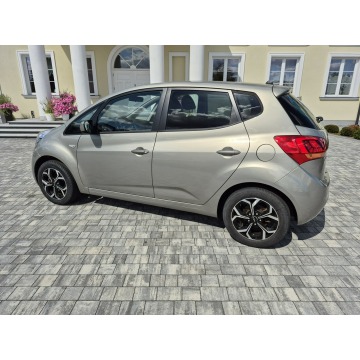 Kia Venga  Hatchback 2015,  1.4 benzyna - Na sprzedaż za 35 900 zł - Drelów - zdjęcie 7