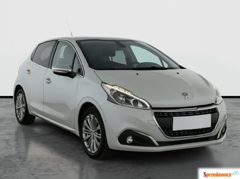 Peugeot 208  Hatchback 2017,  1.2 benzyna, automat - Na sprzedaż za 34 999 zł - Piaseczno