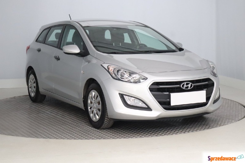 Hyundai i30  Kombi 2016,  1.4 benzyna - Na sprzedaż za 35 999 zł - Zabrze