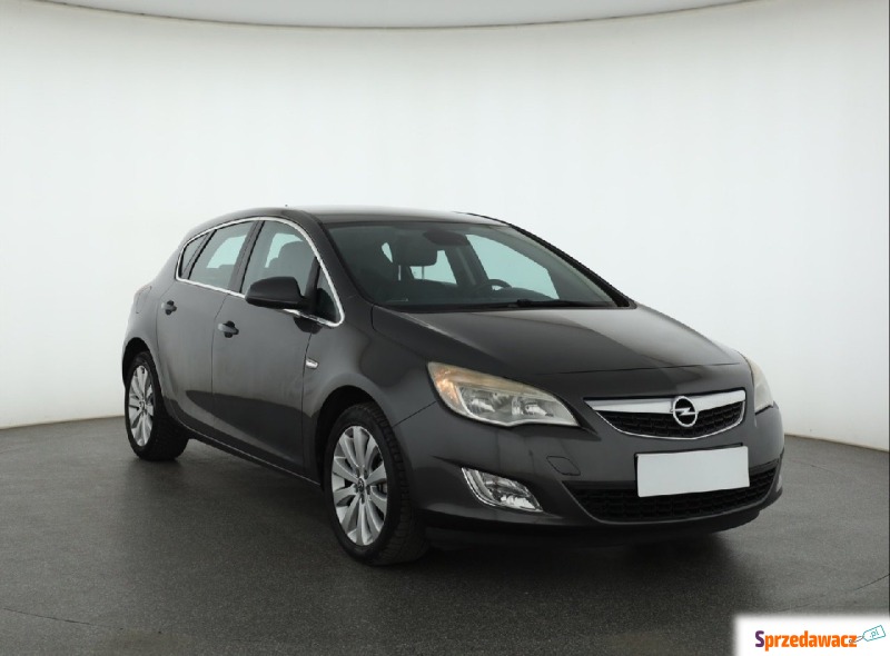 Opel Astra  Hatchback 2011,  1.4 benzyna - Na sprzedaż za 15 999 zł - Piaseczno