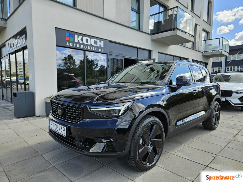 Volvo   SUV 2025,  2.0 benzyna, automat - Na sprzedaż za 182 500 zł - Tychy
