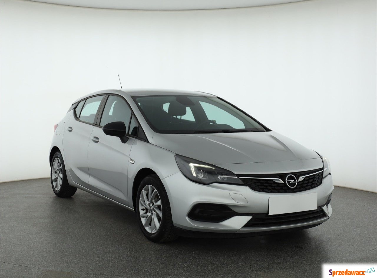 Opel Astra 2021
