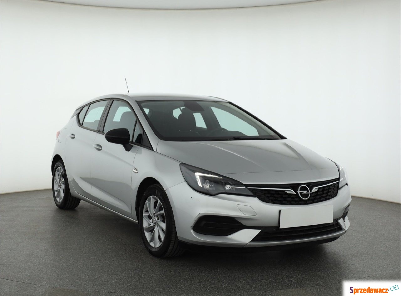 Opel Astra 2021