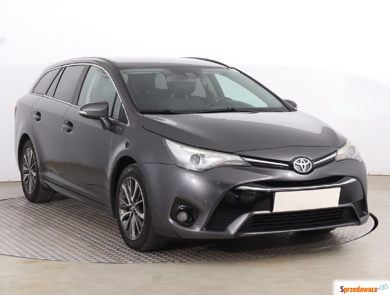 Toyota Avensis 2016