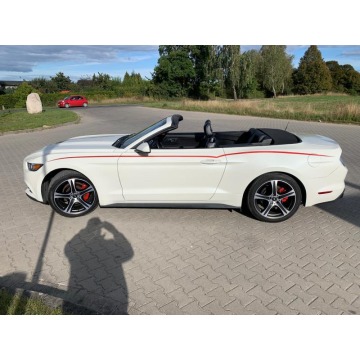 Ford Mustang  Kabriolet 2016,  3.7 benzyna, automat - Na sprzedaż za 77 700 zł - Chojnice - zdjęcie 2