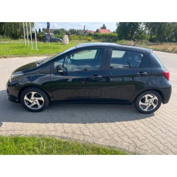Toyota Yaris  Hatchback 2015,  1.0 benzyna+LPG - Na sprzedaż za 279 000 zł - Chojnice - zdjęcie 4