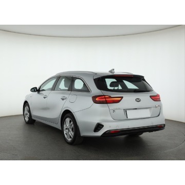 Kia Ceed  Kombi 2021,  1.6 diesel, automat - Na sprzedaż za 39 999 zł - Piaseczno - zdjęcie 5