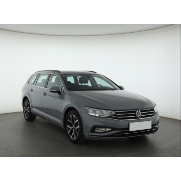 VW Passat 1.5 TSI (150KM), 2023