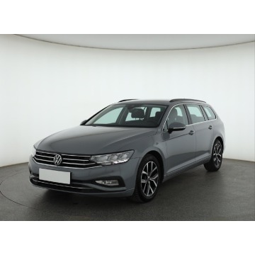 Volkswagen Passat  Kombi 2023,  1.5 benzyna, automat - Na sprzedaż za 74 999 zł - Piaseczno - zdjęcie 3
