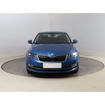 Skoda Octavia  Hatchback 2018,  2.0 benzyna, automat - Na sprzedaż za 53 999 zł - Bielany Wrocławskie - zdjęcie 2