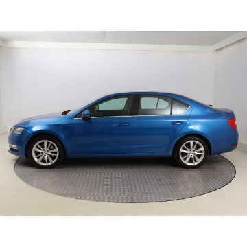 Skoda Octavia  Hatchback 2018,  2.0 benzyna, automat - Na sprzedaż za 53 999 zł - Bielany Wrocławskie - zdjęcie 4