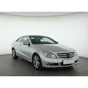 Mercedes E E 350 CGI (292KM), 2009