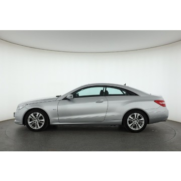 Mercedes - Benz E-klasa  Coupe/Sportowy 2009,  3.5 benzyna, automat - Na sprzedaż za 49 999 zł - Piaseczno - zdjęcie 4