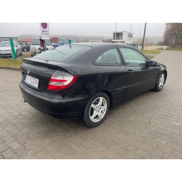 Mercedes - Benz C-klasa 2005,  1.8 benzyna - Na sprzedaż za 8 900,00 zł - Chojnice - zdjęcie 8