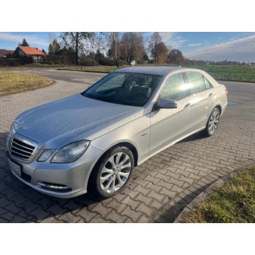 Mercedes - Benz E-klasa  Sedan/Limuzyna 2010,  1.8 benzyna - Na sprzedaż za 37 900 zł - Chojnice - zdjęcie 1