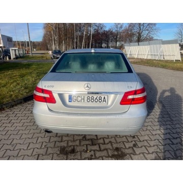 Mercedes - Benz E-klasa  Sedan/Limuzyna 2010,  1.8 benzyna - Na sprzedaż za 37 900 zł - Chojnice - zdjęcie 6