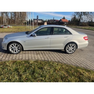 Mercedes - Benz E-klasa  Sedan/Limuzyna 2010,  1.8 benzyna - Na sprzedaż za 37 900 zł - Chojnice - zdjęcie 4