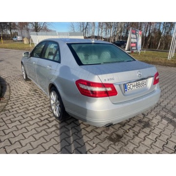 Mercedes - Benz E-klasa  Sedan/Limuzyna 2010,  1.8 benzyna - Na sprzedaż za 37 900 zł - Chojnice - zdjęcie 5