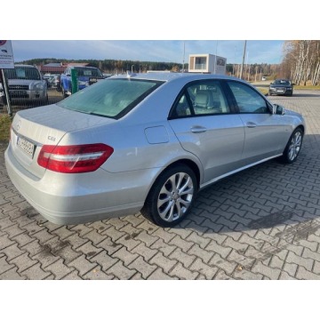 Mercedes - Benz E-klasa  Sedan/Limuzyna 2010,  1.8 benzyna - Na sprzedaż za 37 900 zł - Chojnice - zdjęcie 7