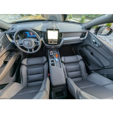 Volvo   SUV 2025,  2.0 benzyna, automat - Na sprzedaż za 199 900 zł - Kamienna Góra - zdjęcie 11