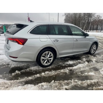 Skoda Octavia  Kombi 2023,  2.0 diesel, automat - Na sprzedaż za 89 900 zł - Chojnice - zdjęcie 7