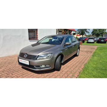 Volkswagen Passat  Sedan/Limuzyna 2010,  1.4 benzyna - Na sprzedaż za 28 800 zł - Paproć - zdjęcie 3