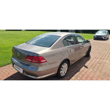 Volkswagen Passat  Sedan/Limuzyna 2010,  1.4 benzyna - Na sprzedaż za 28 800 zł - Paproć - zdjęcie 7