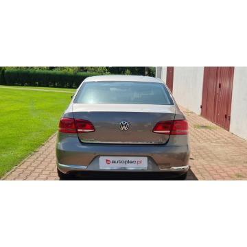 Volkswagen Passat  Sedan/Limuzyna 2010,  1.4 benzyna - Na sprzedaż za 28 800 zł - Paproć - zdjęcie 6