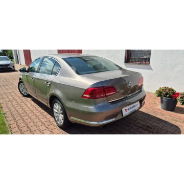 Volkswagen Passat  Sedan/Limuzyna 2010,  1.4 benzyna - Na sprzedaż za 28 800 zł - Paproć - zdjęcie 5