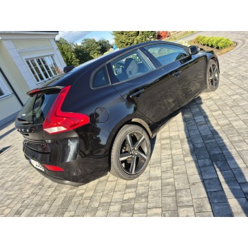 Volvo V40  Hatchback 2018,  1.5 benzyna, automat - Na sprzedaż za 48 800 zł - Drelów - zdjęcie 6
