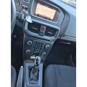 Volvo V40  Hatchback 2018,  1.5 benzyna, automat - Na sprzedaż za 48 800 zł - Drelów - zdjęcie 11