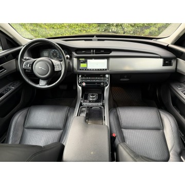 Jaguar XF  Sedan/Limuzyna 2017,  2.0 diesel, automat - Na sprzedaż za 57 000 zł - Tarnowskie Góry - zdjęcie 6