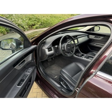 Jaguar XF  Sedan/Limuzyna 2017,  2.0 diesel, automat - Na sprzedaż za 57 000 zł - Tarnowskie Góry - zdjęcie 5
