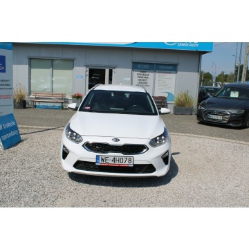Kia Ceed  Kombi 2021,  1.5 benzyna, automat - Na sprzedaż za 56 900 zł - Warszawa - zdjęcie 3