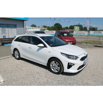 Kia Ceed  Kombi 2021,  1.5 benzyna, automat - Na sprzedaż za 56 900 zł - Warszawa - zdjęcie 5