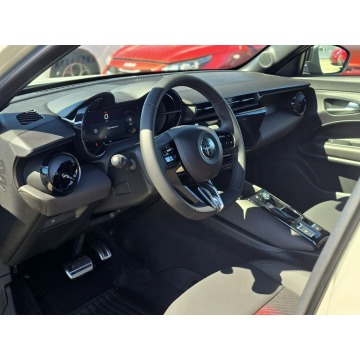 Alfa Romeo Junior  Hatchback 2026,  1.2 hybryda, automat - Na sprzedaż za 122 890 zł - Warszawa - zdjęcie 10