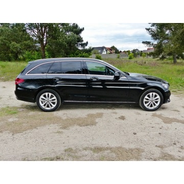 Mercedes - Benz C-klasa  Kombi 2019,  2.0 diesel, automat - Na sprzedaż za 84 990 zł - Piła - zdjęcie 7