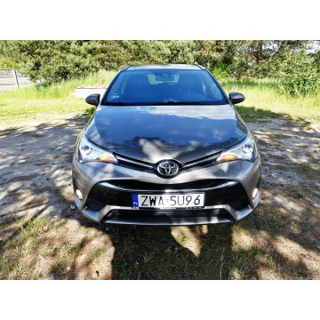 Toyota Avensis  Kombi 2015,  2.0 diesel - Na sprzedaż za 33 990 zł - Piła - zdjęcie 2