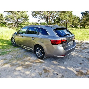 Toyota Avensis  Kombi 2015,  2.0 diesel - Na sprzedaż za 33 990 zł - Piła - zdjęcie 12
