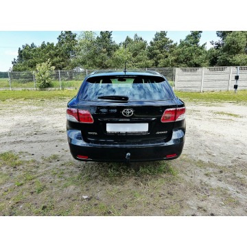 Toyota Avensis  Kombi 2011,  1.6 benzyna - Na sprzedaż za 18 990 zł - Piła - zdjęcie 8