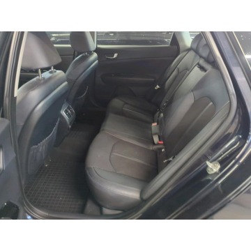 Kia Optima  Sedan/Limuzyna 2019,  1.6 benzyna, automat - Na sprzedaż za 68 800 zł - Pęcice - zdjęcie 9