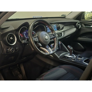 Alfa Romeo Stelvio  SUV 2021,  2.0 benzyna, automat - Na sprzedaż za 92 800 zł - Warszawa - zdjęcie 11