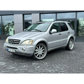 Mercedes - Benz ML-klasa  SUV 2001,  5.4 benzyna, automat - Na sprzedaż za 18 900 zł - Zwoleń - zdjęcie 4