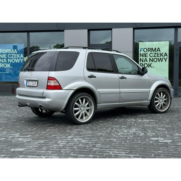 Mercedes - Benz ML-klasa  SUV 2001,  5.4 benzyna, automat - Na sprzedaż za 18 900 zł - Zwoleń - zdjęcie 11