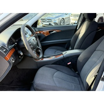 Mercedes - Benz E-klasa  Kombi 2007,  2.1 diesel, automat - Na sprzedaż za 17 800 zł - Pęcice - zdjęcie 11